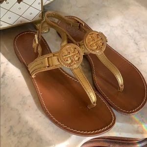 Sz 7 gold Tory Burch sandal